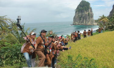 Avadana Tour